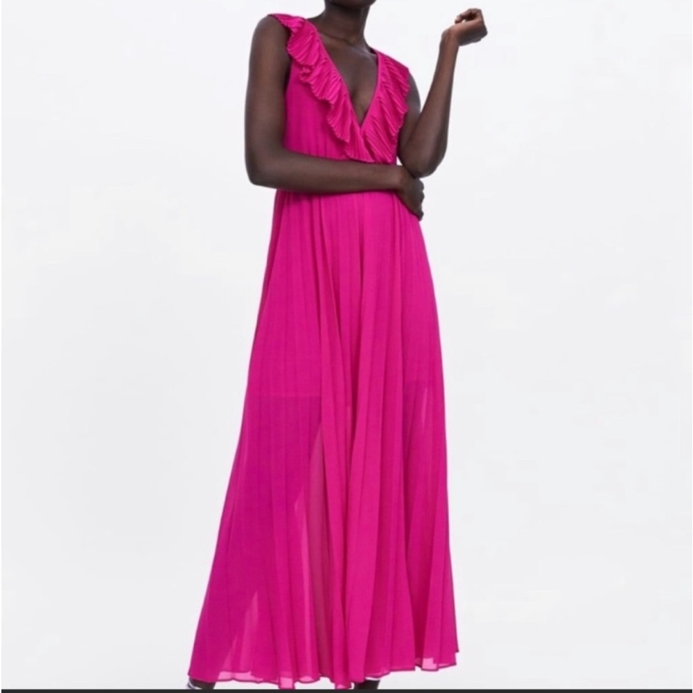 ZARA Fuchisa Pleated Maxi Dress size Small, zipper needs replacement